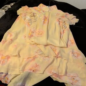 Elegant Floral Maxi Dress in Soft Yellow